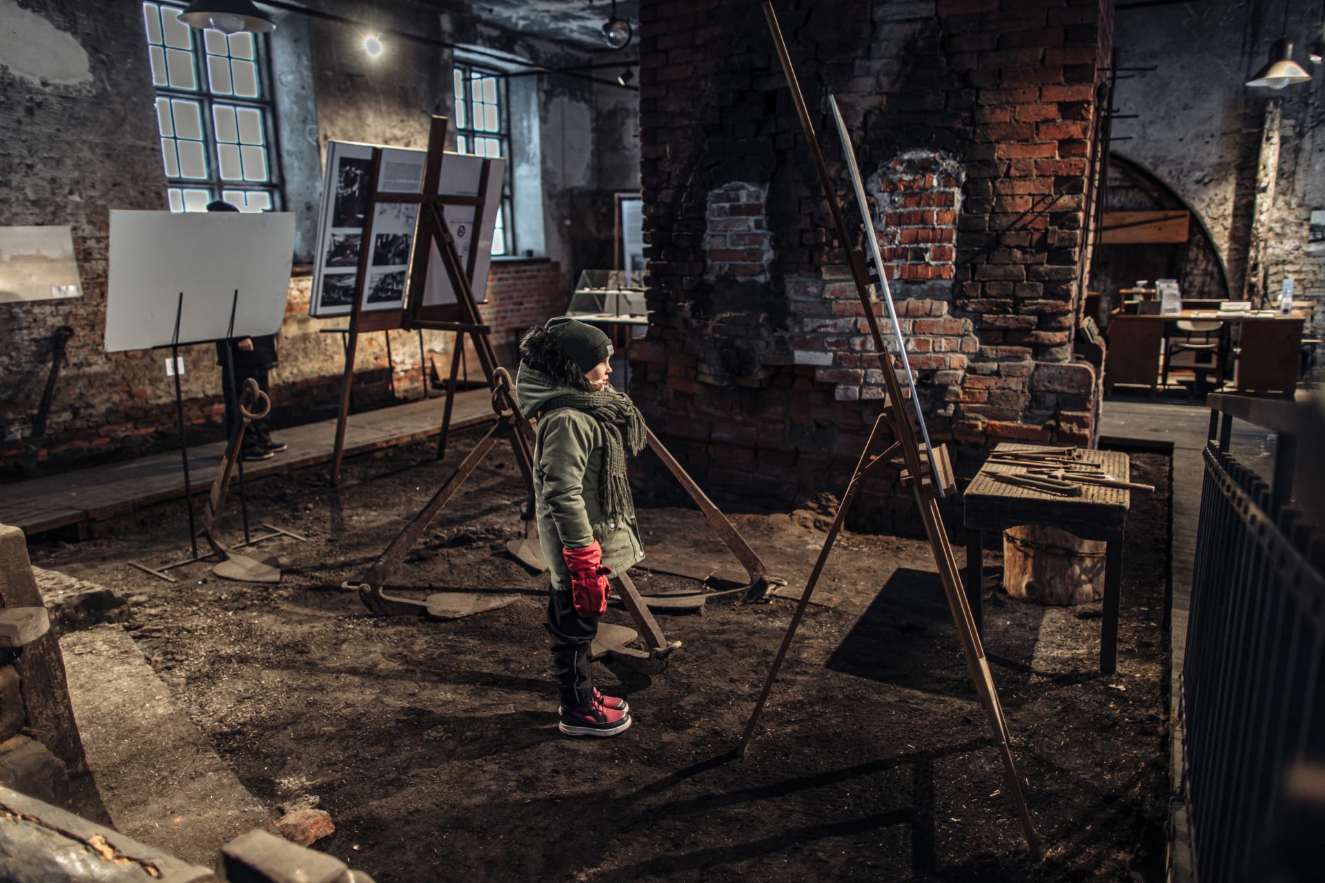 At the Strömfors Ironworks Forge Museum, you can see how the historical ironworks was run, how blacksmiths used to work and which tools they used to make iron objects, such as nails or tools.