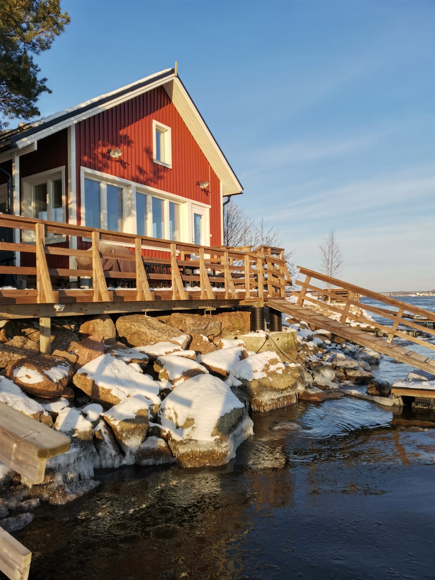 Accommodation in a seaside cottage available all year around