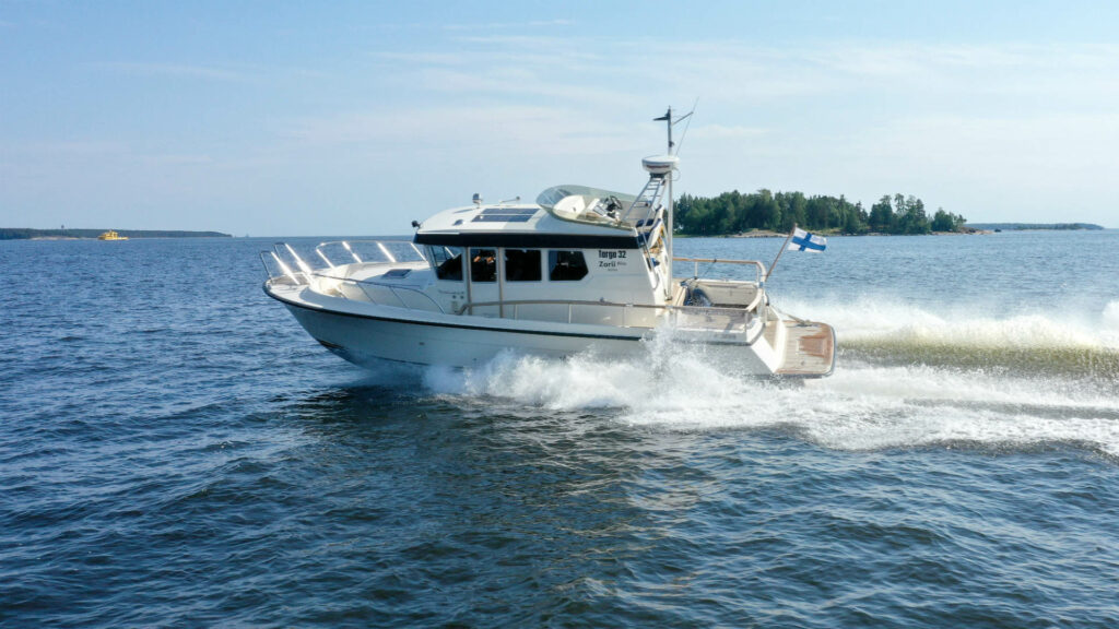 Charter boat Zorii Bliss