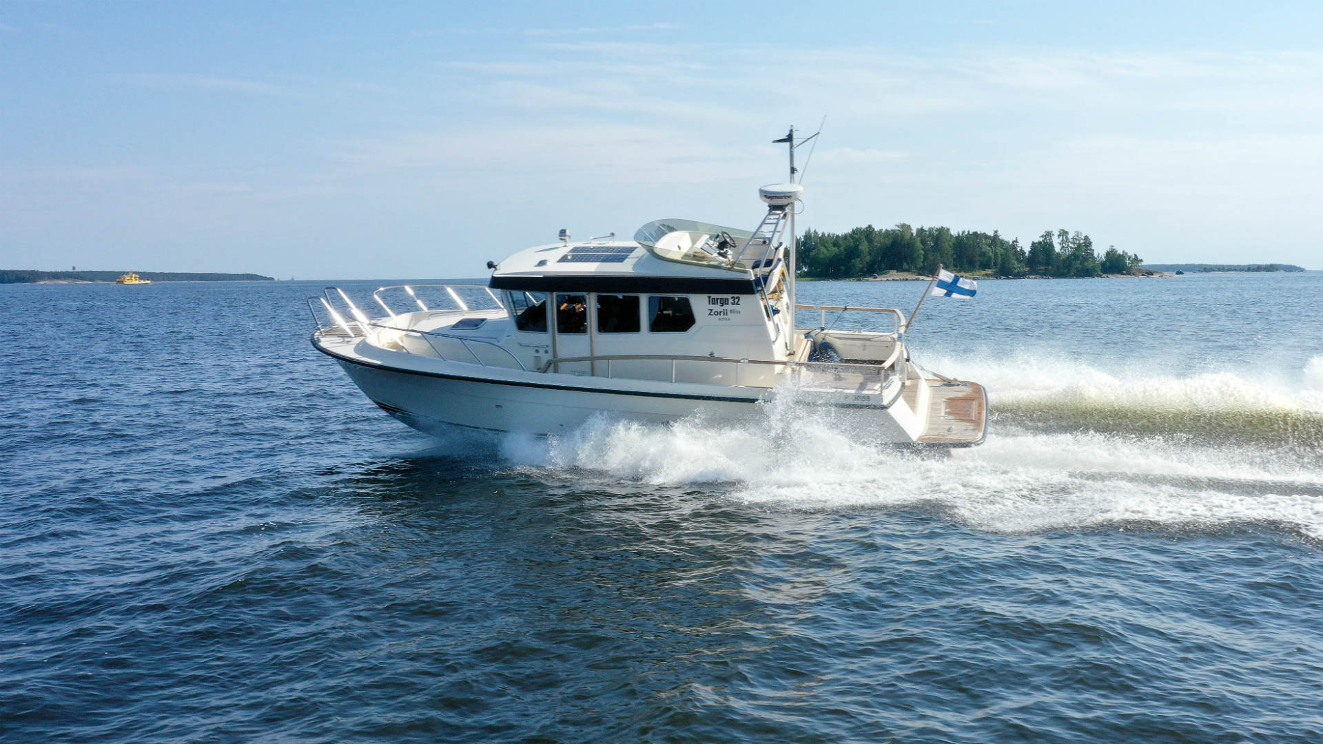 Charter boat Zorii Bliss