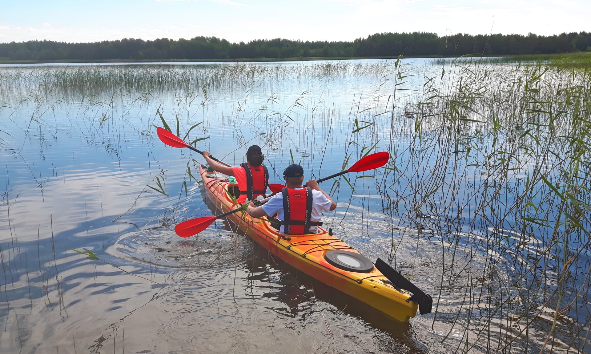 Comfortable duo kayaks to rent