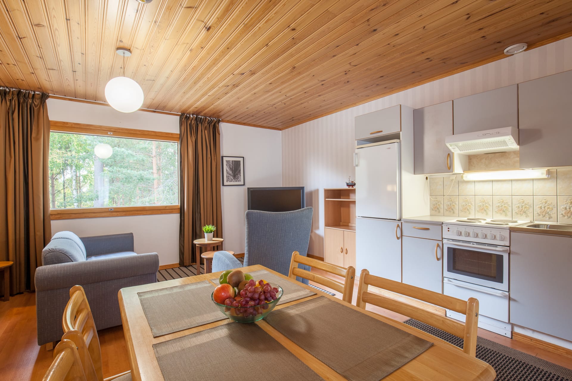 Family roon in Hotel Poukama