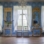 Museets sal kan man förnimma 1700-talets atmosfär. I Kommendantshuset har bland andra Gustav III.