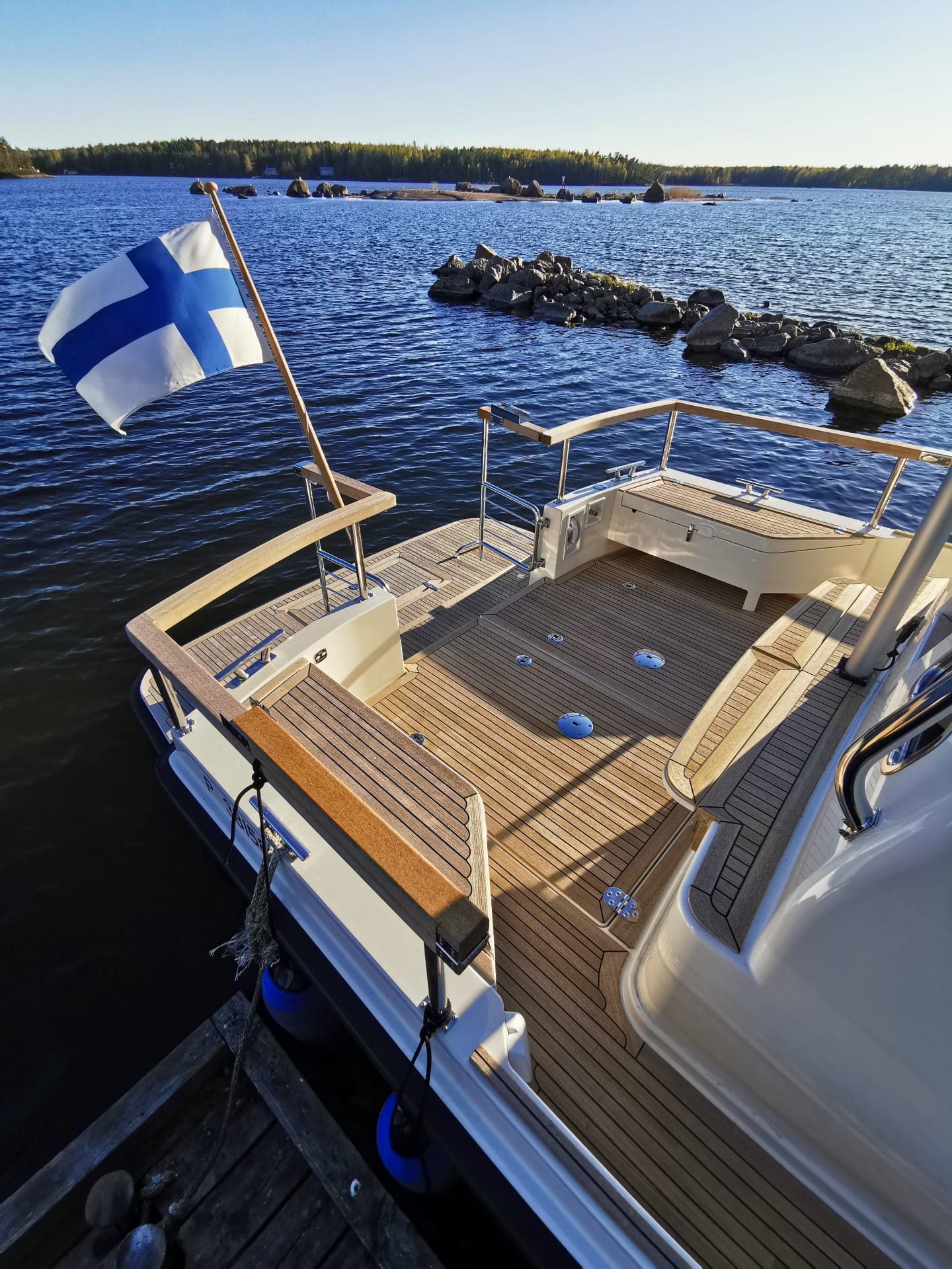 Charter boat Zorii Bliss