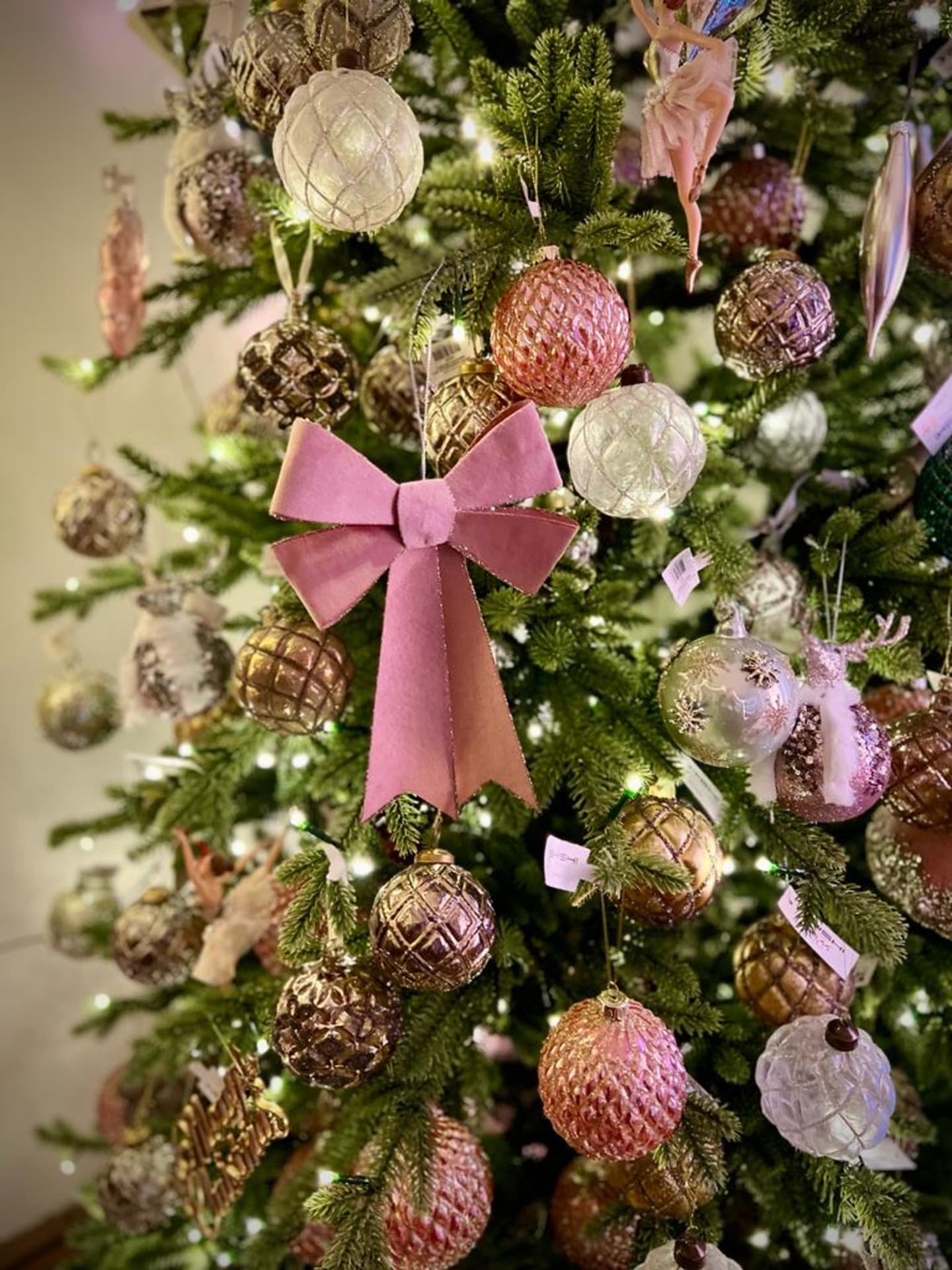 Joulukuusi vintillä