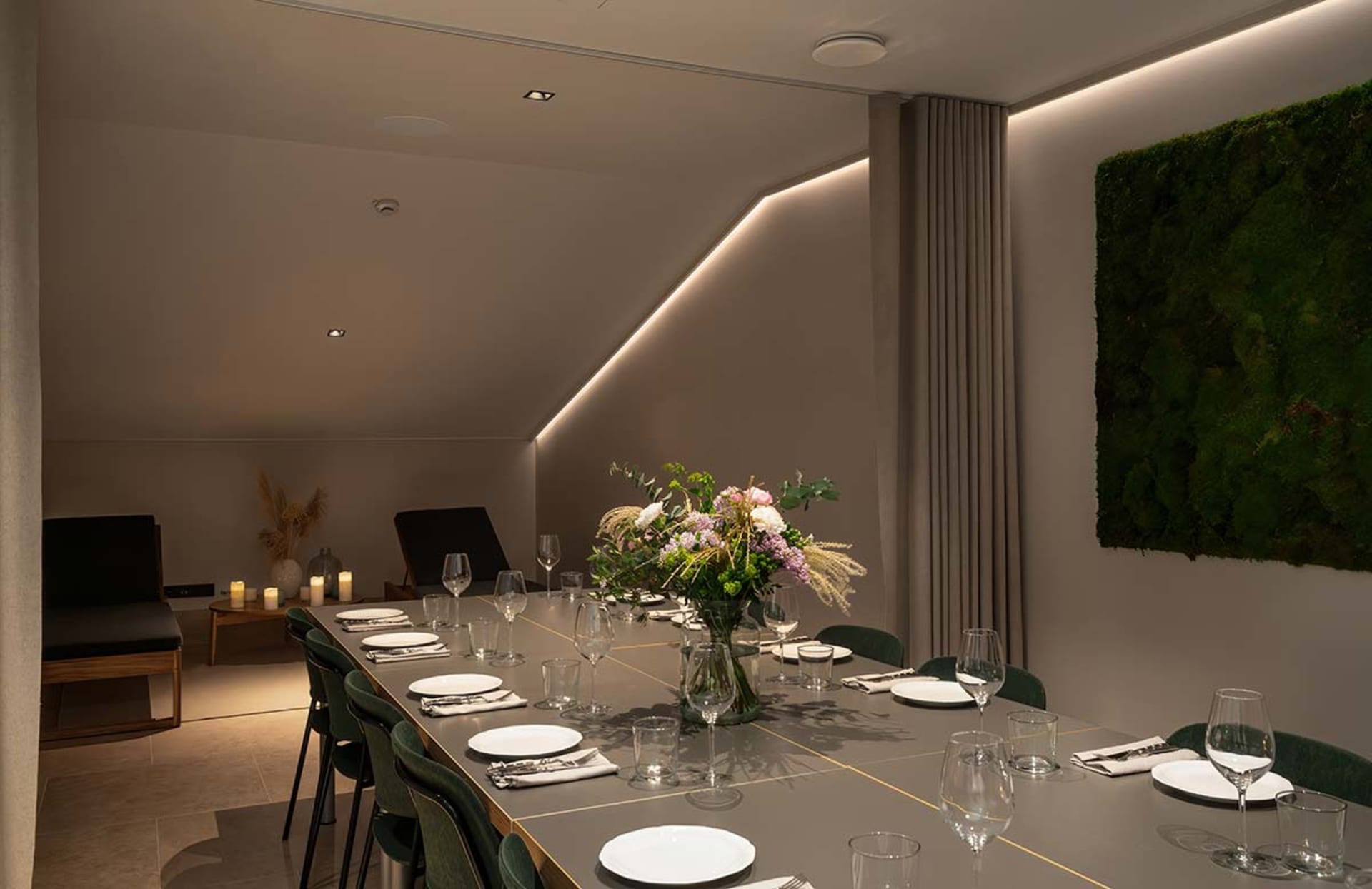 Kokoustila Ullakko-lounge